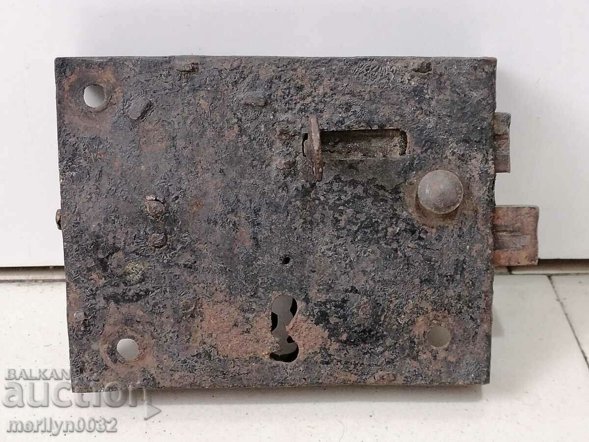 Old hand forged lock primitive latch 19th century with price 146.00 BGN | € 74.65 Old hand forged lock primitive latch 19th century with price 146.00 BGN | € 74.65