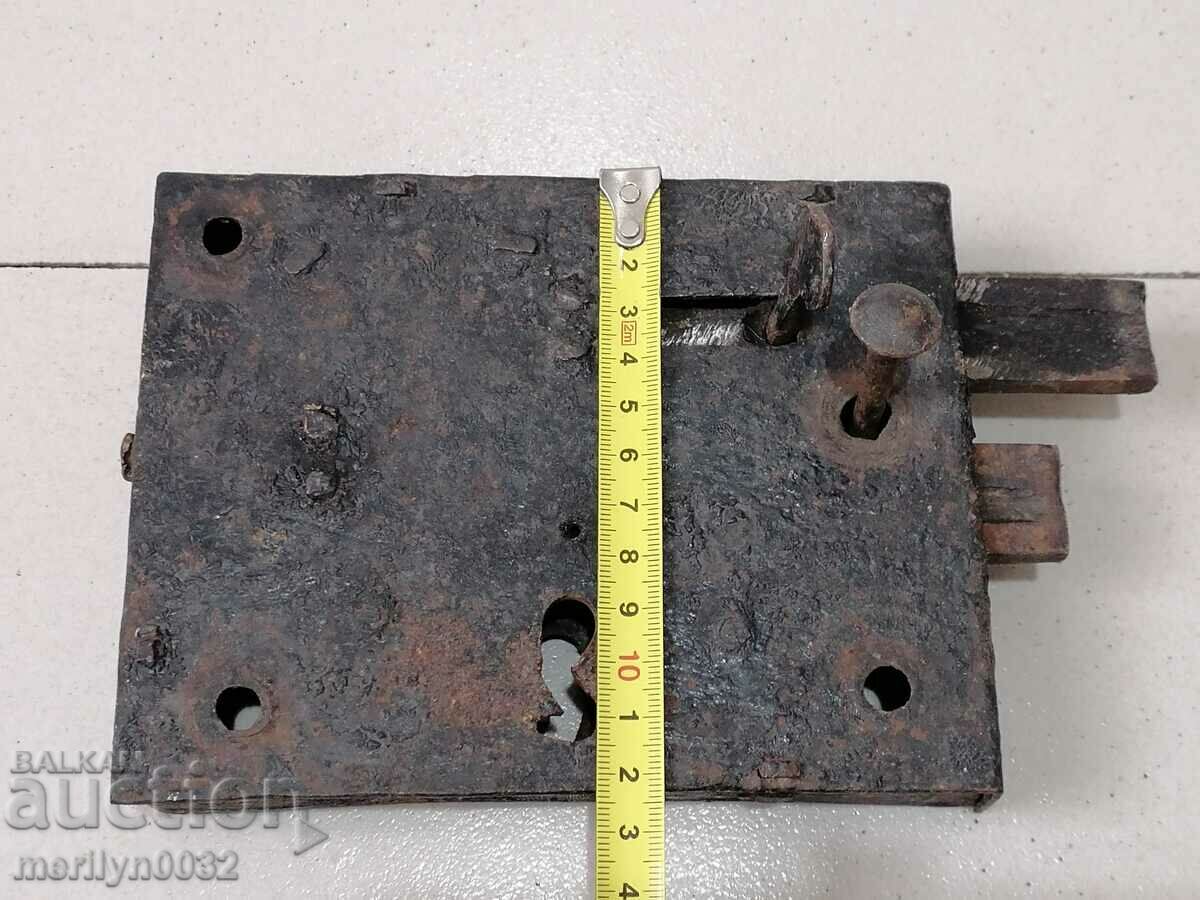 Old hand forged lock primitive latch 19th century - 5 Old hand forged lock primitive latch 19th century - 5