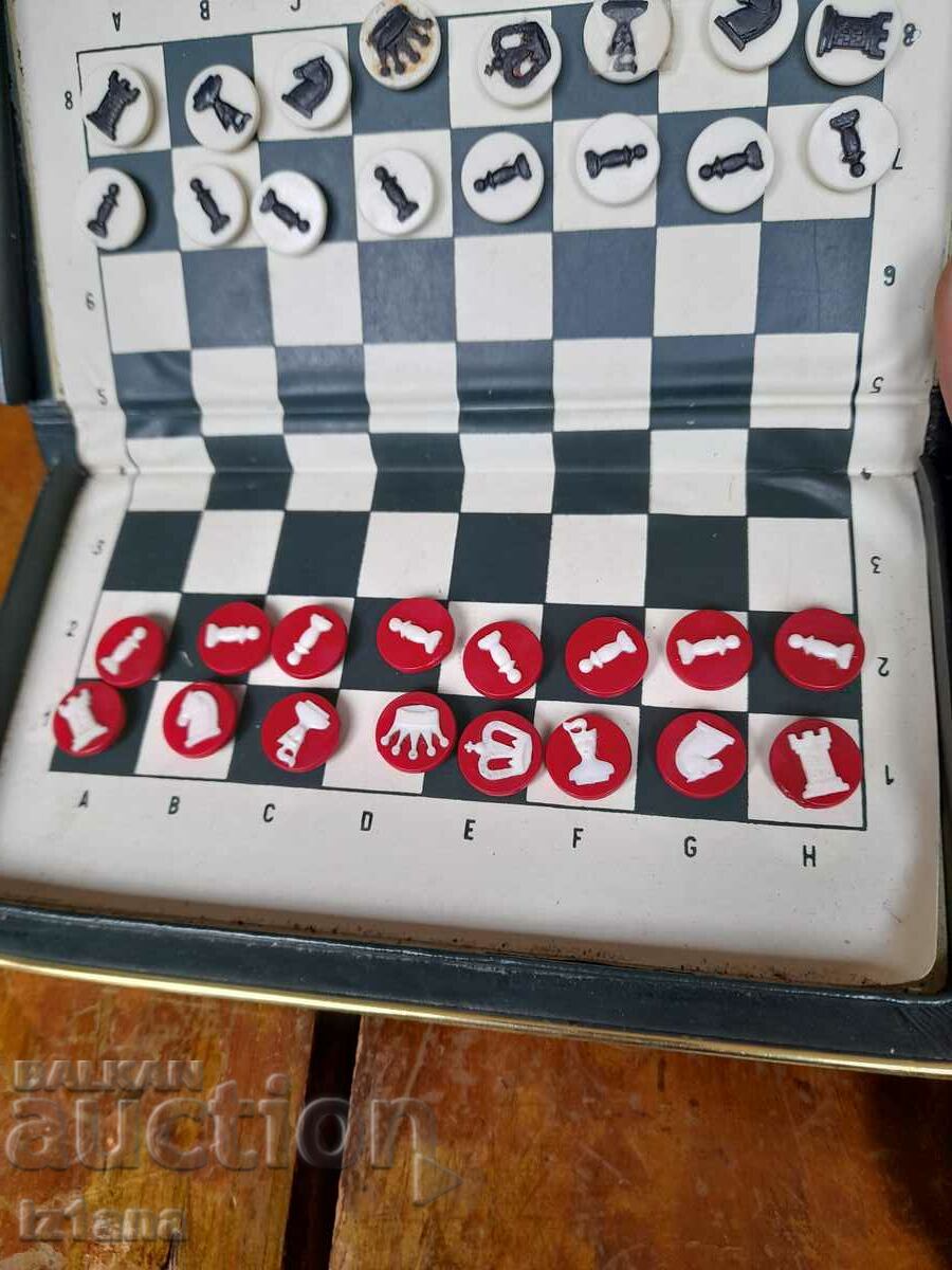 Vechi șah magnetic cu preț 37.00 BGN | € 18.92 Vechi șah magnetic cu preț 37.00 BGN | € 18.92