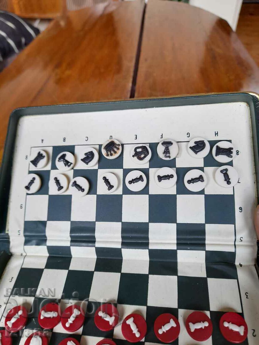 Licitație Vechi șah magnetic Licitație Vechi șah magnetic