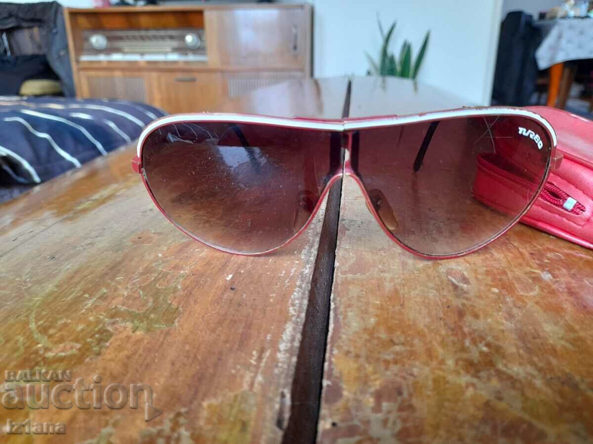 Licitație Ochelari de soare vechi Turbo Licitație Ochelari de soare vechi Turbo