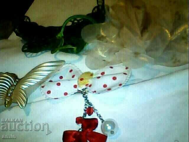 Lot of 10 used brooches with price 15.00 BGN | € 7.67 Lot of 10 used brooches with price 15.00 BGN | € 7.67