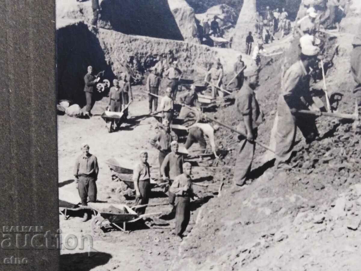 Delivery of Kotel - SOCIAL PHOTOS - ROAD CONSTRUCTION, PHOTO Delivery of Kotel - SOCIAL PHOTOS - ROAD CONSTRUCTION, PHOTO