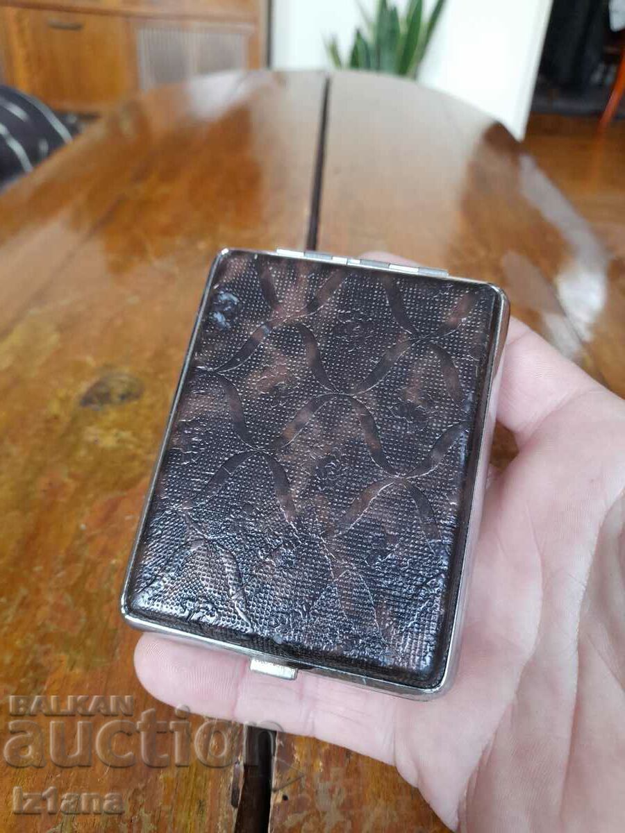 Old cigarette case with price 7.00 BGN | € 3.58 Old cigarette case with price 7.00 BGN | € 3.58