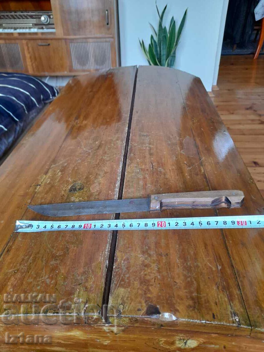An old knife with price 32.00 BGN | € 16.36 An old knife with price 32.00 BGN | € 16.36