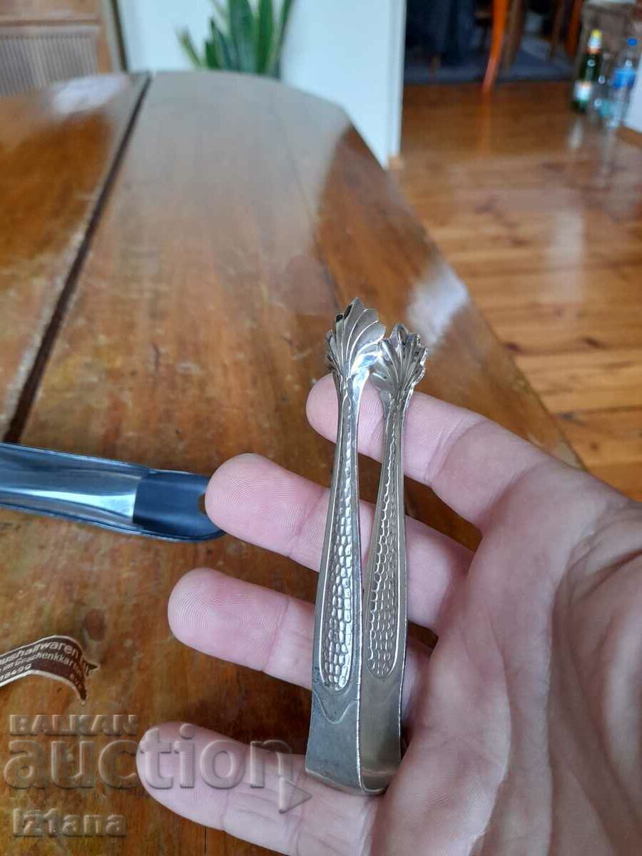 Delivery of An old ice pick