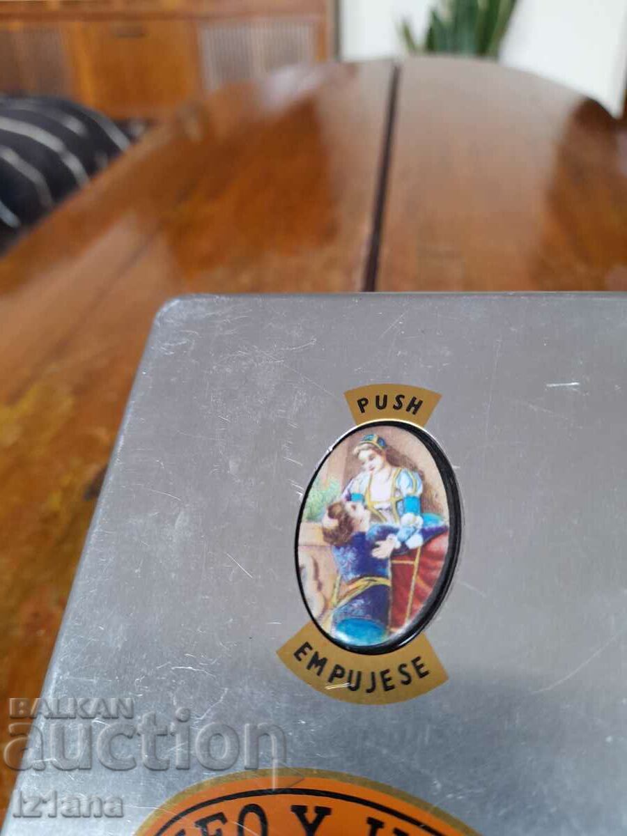 Παλιό κουβανέζικο σουβενίρ Ρωμαίος και Ιουλιέτα με τιμή 16.00 BGN | € 8.18 Παλιό κουβανέζικο σουβενίρ Ρωμαίος και Ιουλιέτα με τιμή 16.00 BGN | € 8.18