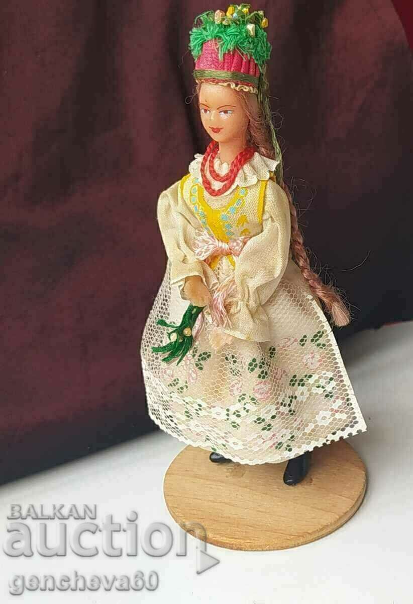Delivery of Retro Polish doll in folk costume