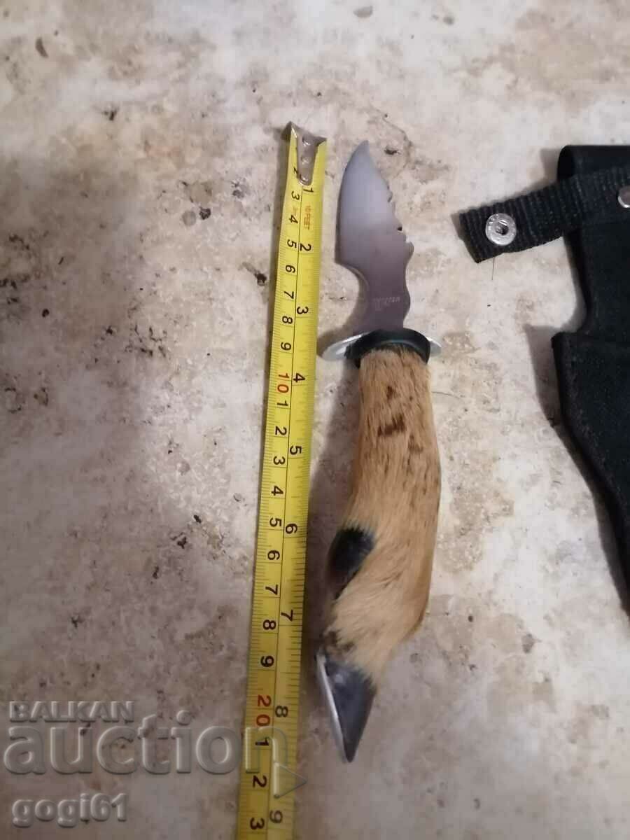 Livrarea Cuțit lucrat manual, unic