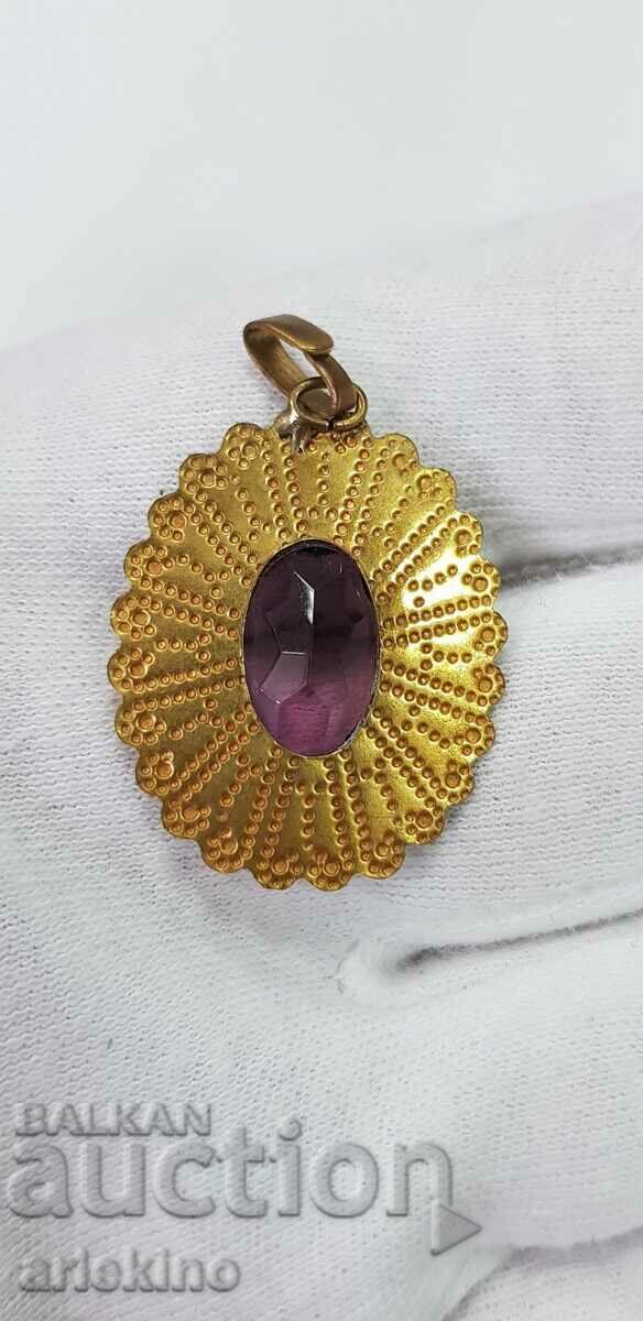 Auction  Collectible gold-plated VINTAGE locket, pendant, 20th century jewelry