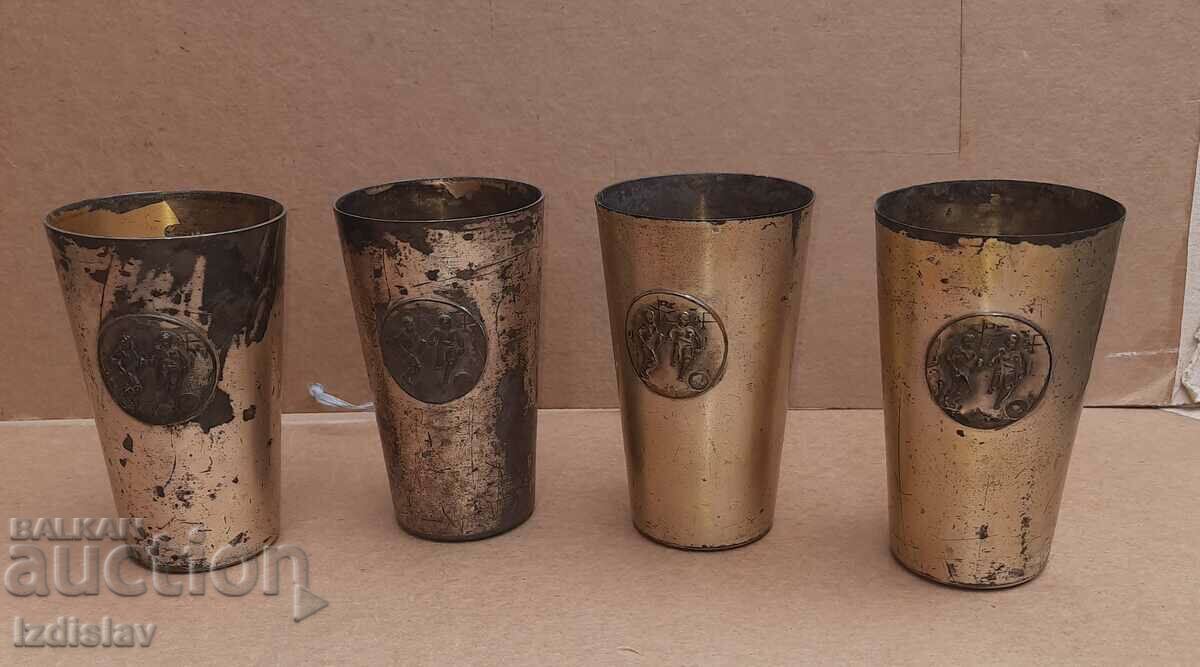 4 piese de cupe placate cu argint cu fotbalisti stil "Gonzo".