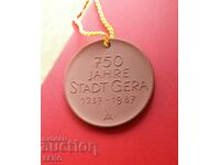 Германия-ГДР-медал от порцелан-750 год. град Гера