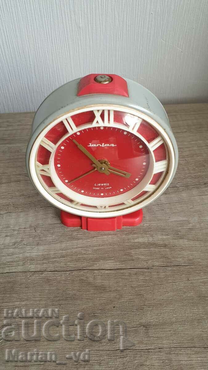 Delivery of Old Russian Mechanical Alarm Clock - Amber -. USSR. - Delivery of Old Russian Mechanical Alarm Clock - Amber -. USSR. -