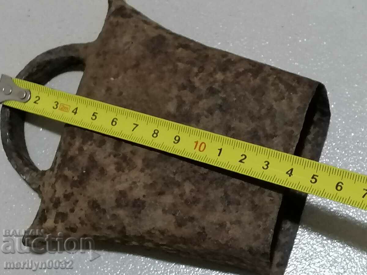 Delivery of Old clapper, chan, tumbler bell Delivery of Old clapper, chan, tumbler bell