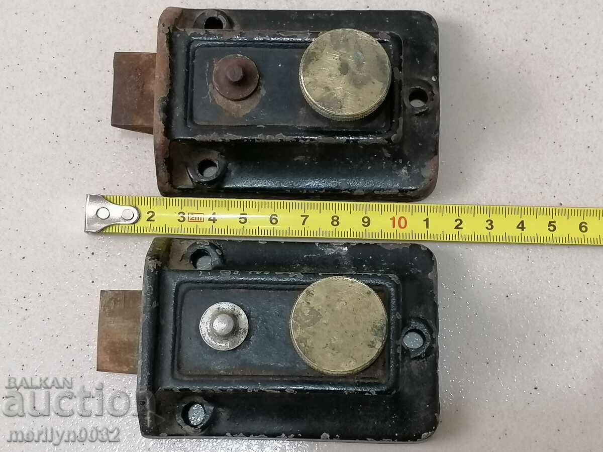 Livrarea Lacăte vechi, 2 zăvoare, încuietori Livrarea Lacăte vechi, 2 zăvoare, încuietori