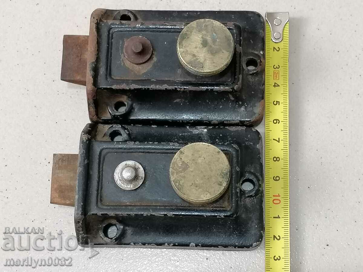 Lacăte vechi, 2 zăvoare, încuietori - 5 Lacăte vechi, 2 zăvoare, încuietori - 5