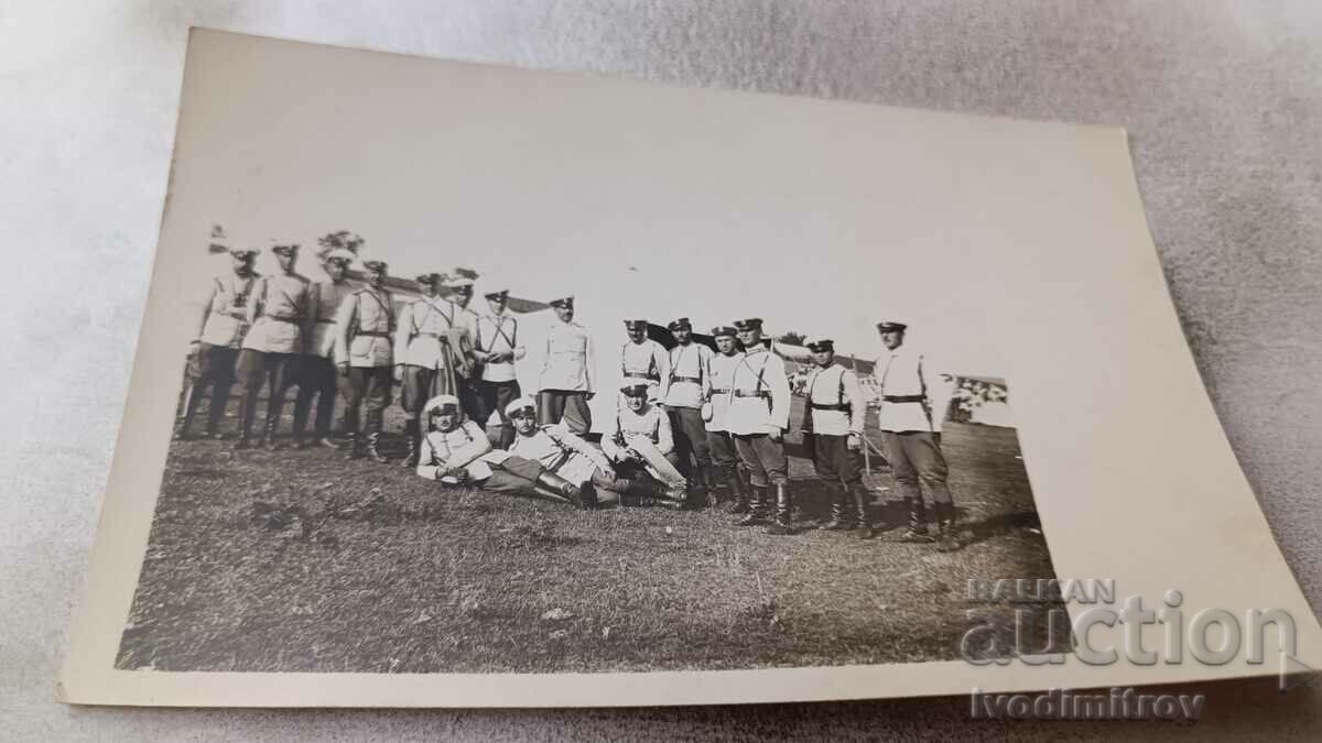 Photo Cavalrymen in white uniforms