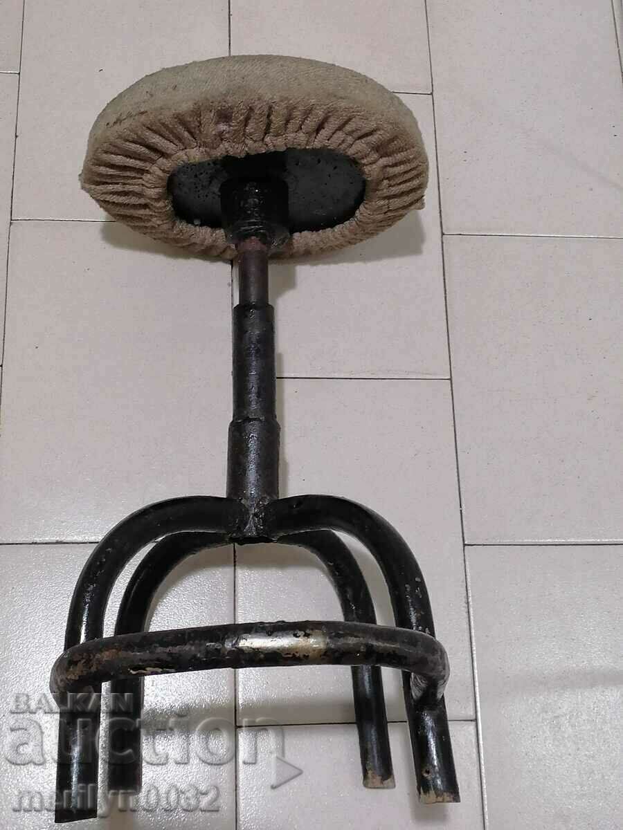 Old industrial chair screw chair 1960s NRB with price 87.00 BGN | € 44.48 Old industrial chair screw chair 1960s NRB with price 87.00 BGN | € 44.48