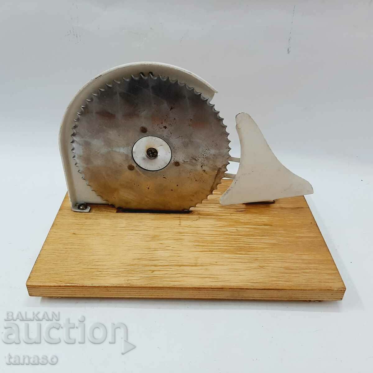 Delivery of Old manual bread and appetizer slicer
