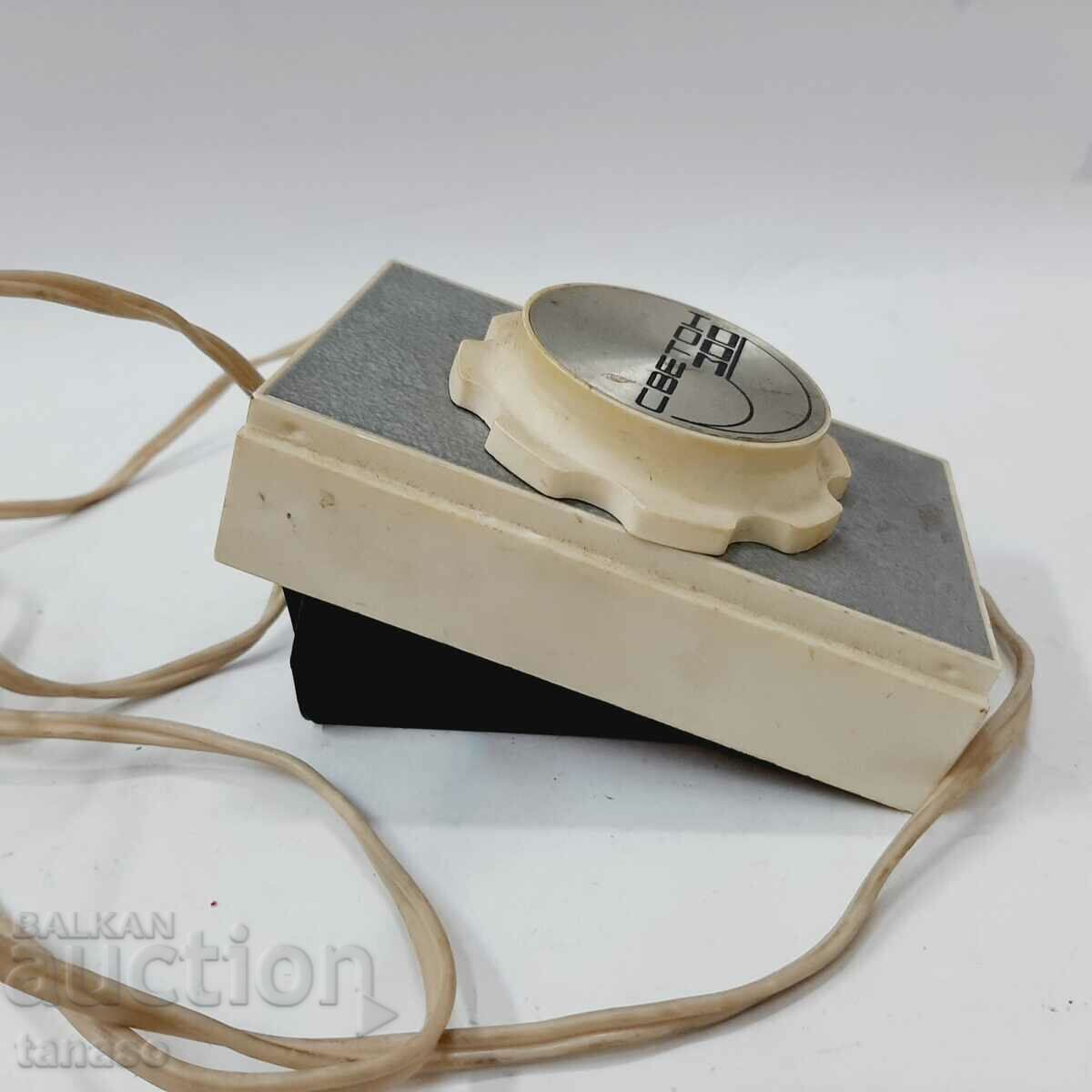 Livrarea Vechiul regulator electric sovietic Sveton(11,5)