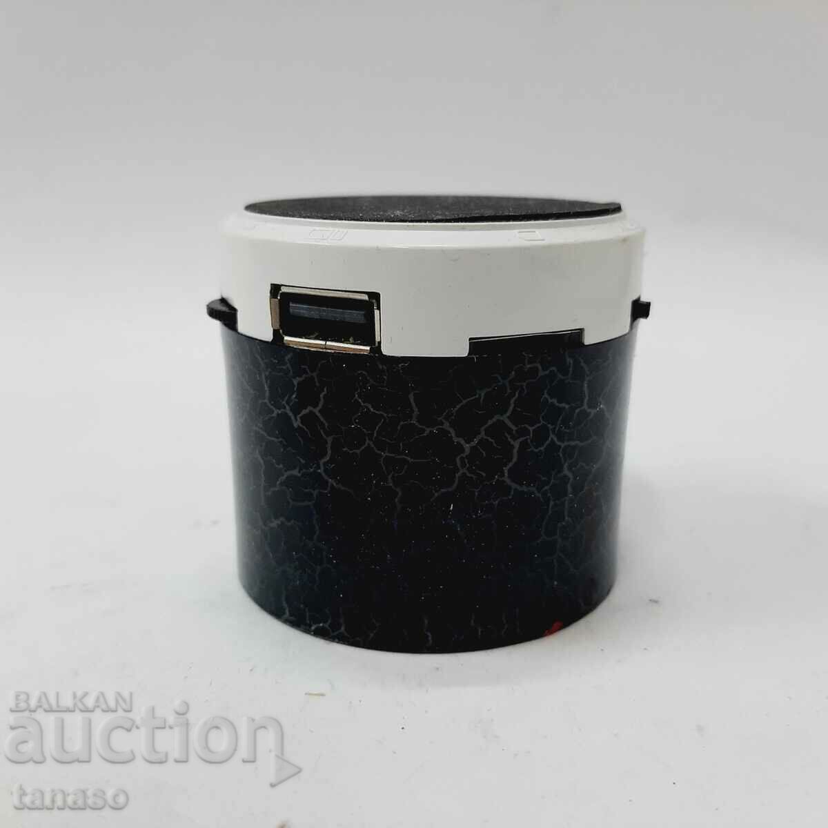 Доставка на Малка преносима bluetooth тонколонка(8.1)