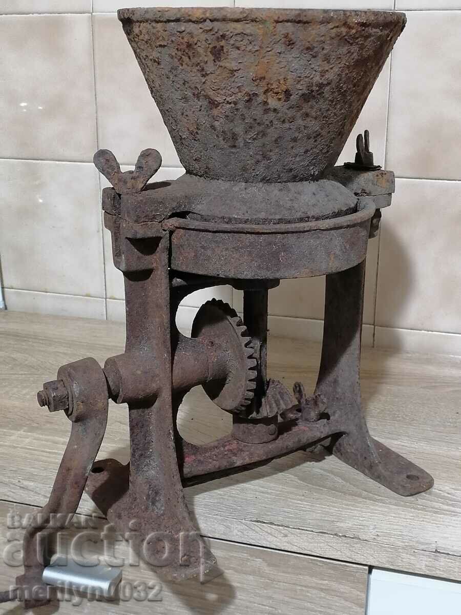 Old professional coffee pepper spice grinder with price 129.00 BGN | € 65.96 Old professional coffee pepper spice grinder with price 129.00 BGN | € 65.96