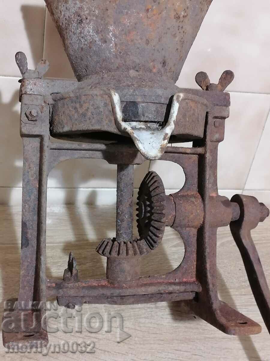 Old professional coffee pepper spice grinder - 5 Old professional coffee pepper spice grinder - 5