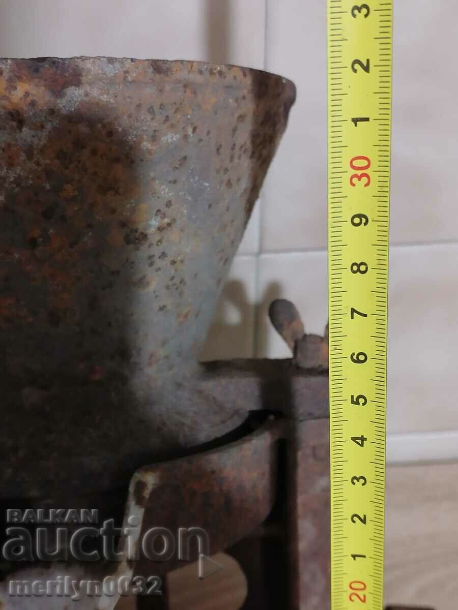 Old professional coffee pepper spice grinder - 6 Old professional coffee pepper spice grinder - 6