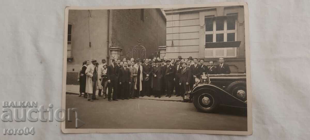 RETRO CARS - PEOPLE - MUNICH with price 11.11 BGN | € 5.68 RETRO CARS - PEOPLE - MUNICH with price 11.11 BGN | € 5.68