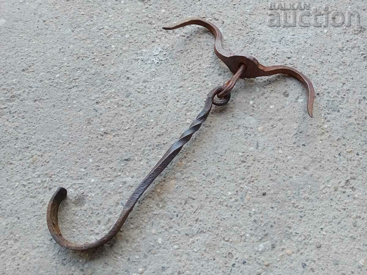 Δημοπρασία Αντικέ σφυρήλατο χειροποίητο γάντζο με νύχια Δημοπρασία Αντικέ σφυρήλατο χειροποίητο γάντζο με νύχια