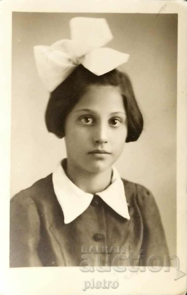 Βουλγαρία Παλαιά φωτογραφία φωτογραφίας ενός 11χρονου κοριτσιού επιστήμονα..