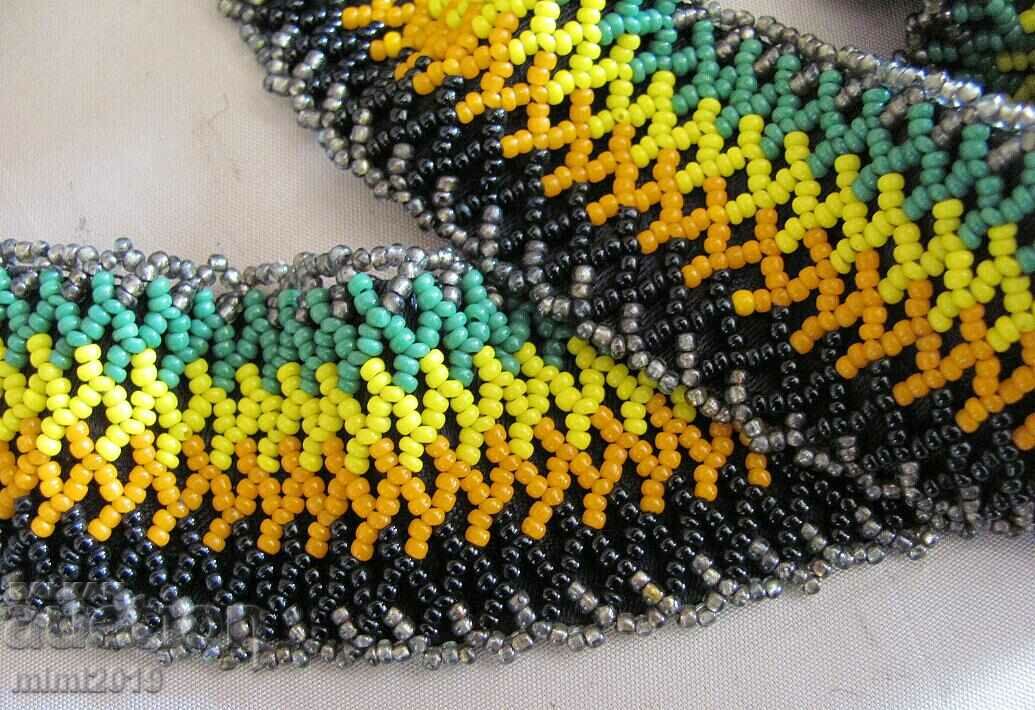 Δημοπρασία Κολιέ γυναικείων κοστουμιών του 19ου αιώνα Δημοπρασία Κολιέ γυναικείων κοστουμιών του 19ου αιώνα