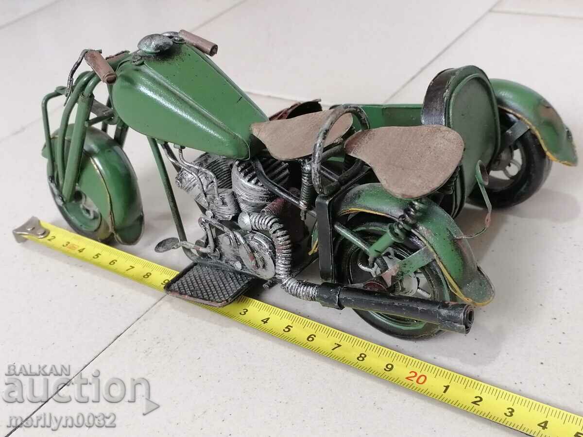 Children's tin toy motorcycle with a handmade basket - 7 Children's tin toy motorcycle with a handmade basket - 7