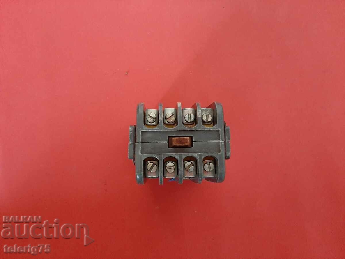 Russian/Soviet CONTACTOR PME-071U3, 4A, 4NO+4NC, coil-220V with price 20.00 BGN | € 10.23