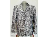 Women's jacket in gray and white