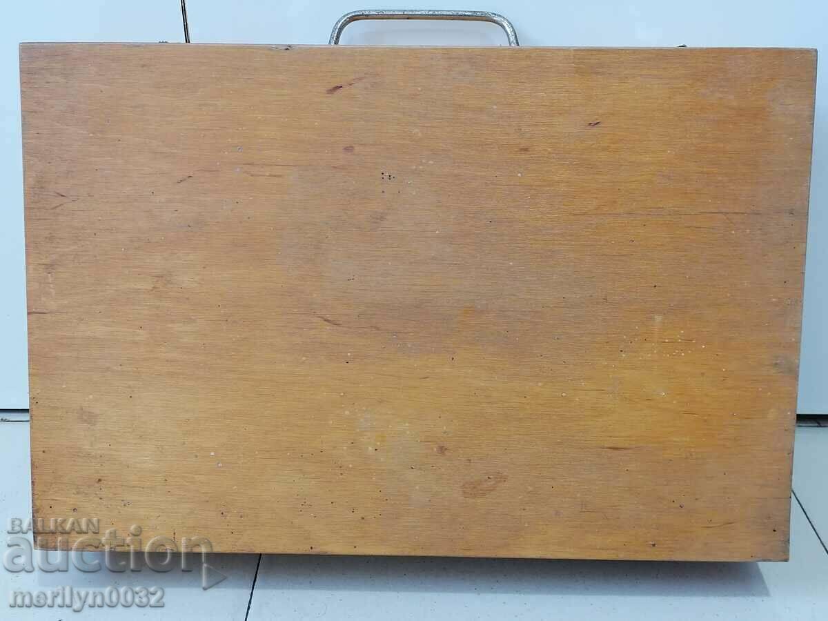 Auction Wood gun case children's carpentry tool Auction Wood gun case children's carpentry tool
