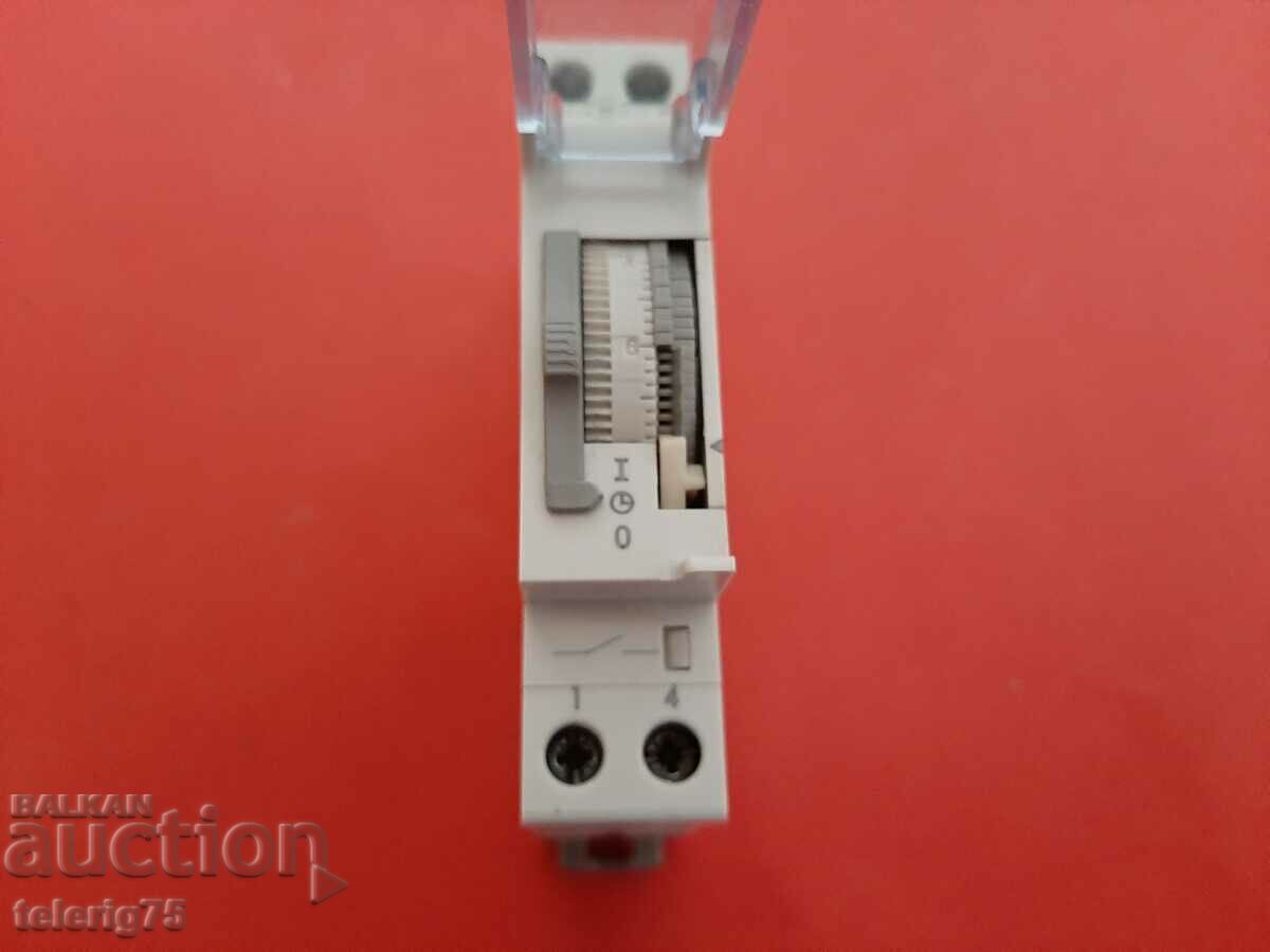 Mechanical Relay Time/Timer LEGRAND-220V,16A,24 24h/15min. with price 50.00 BGN | € 25.56