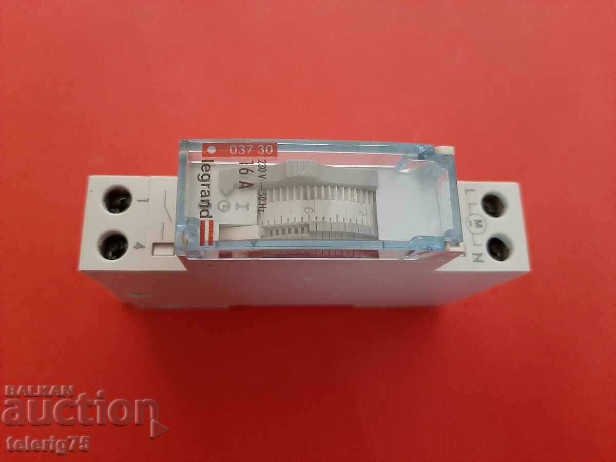Auction  Mechanical Relay Time/Timer LEGRAND-220V,16A,24 24h/15min.