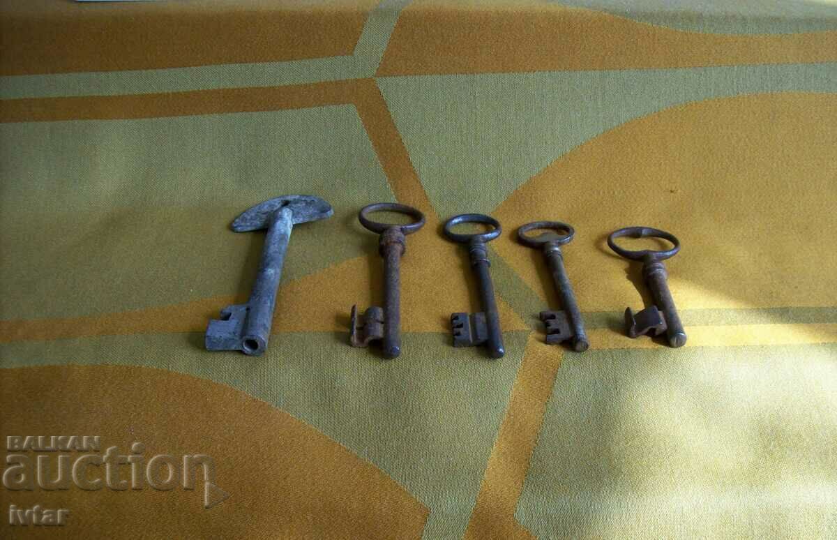 Auction Lot of old keys - 2 Auction Lot of old keys - 2