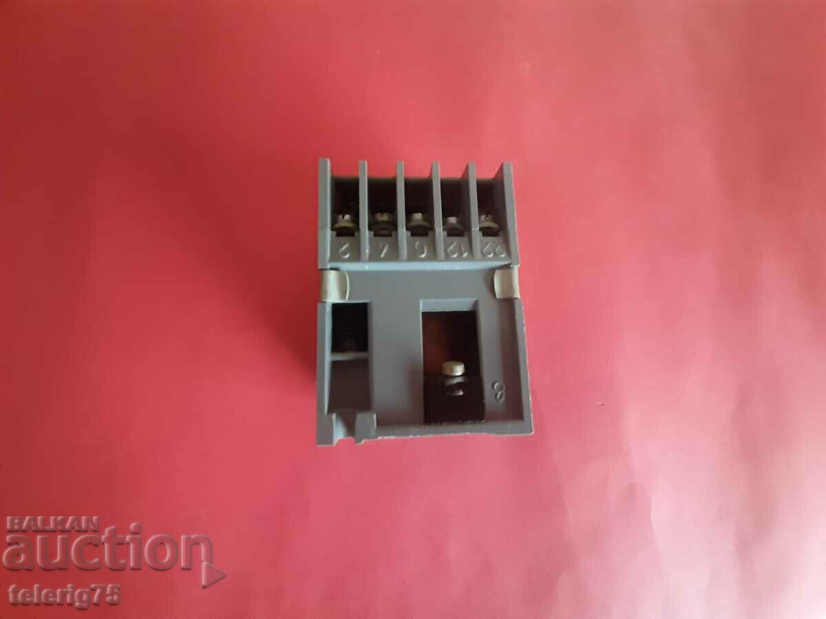 Contactor KP-0, 500V, 4A, 3NO+2NC Contact, bobina-220V cu preț 20.00 BGN | € 10.23 Contactor KP-0, 500V, 4A, 3NO+2NC Contact, bobina-220V cu preț 20.00 BGN | € 10.23