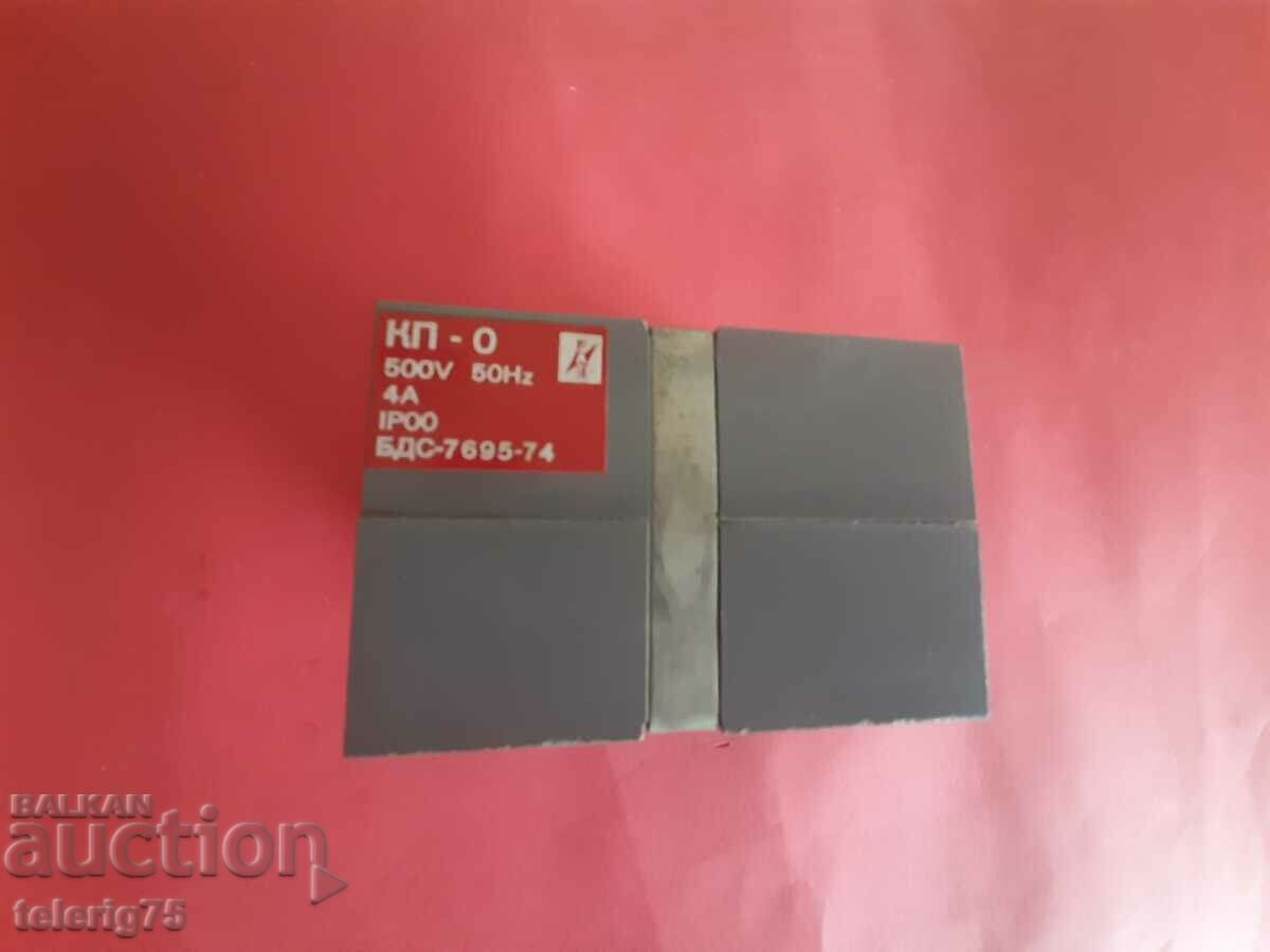 Licitație Contactor KP-0, 500V, 4A, 3NO+2NC Contact, bobina-220V Licitație Contactor KP-0, 500V, 4A, 3NO+2NC Contact, bobina-220V