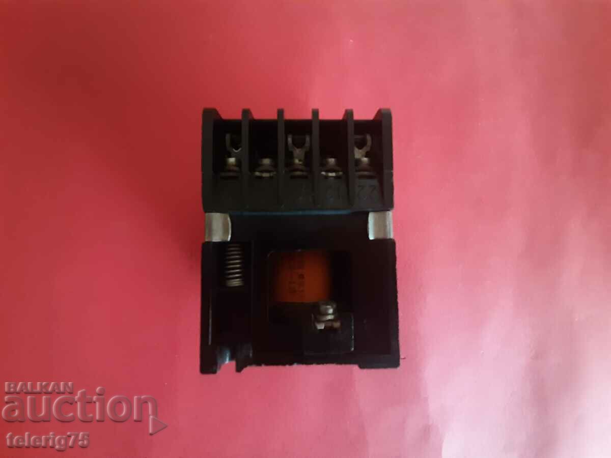 Contactor KP-0, 500V, 4A, 4NO+1NC Contact, coil-220V with price 23.00 BGN | € 11.76 Contactor KP-0, 500V, 4A, 4NO+1NC Contact, coil-220V with price 23.00 BGN | € 11.76