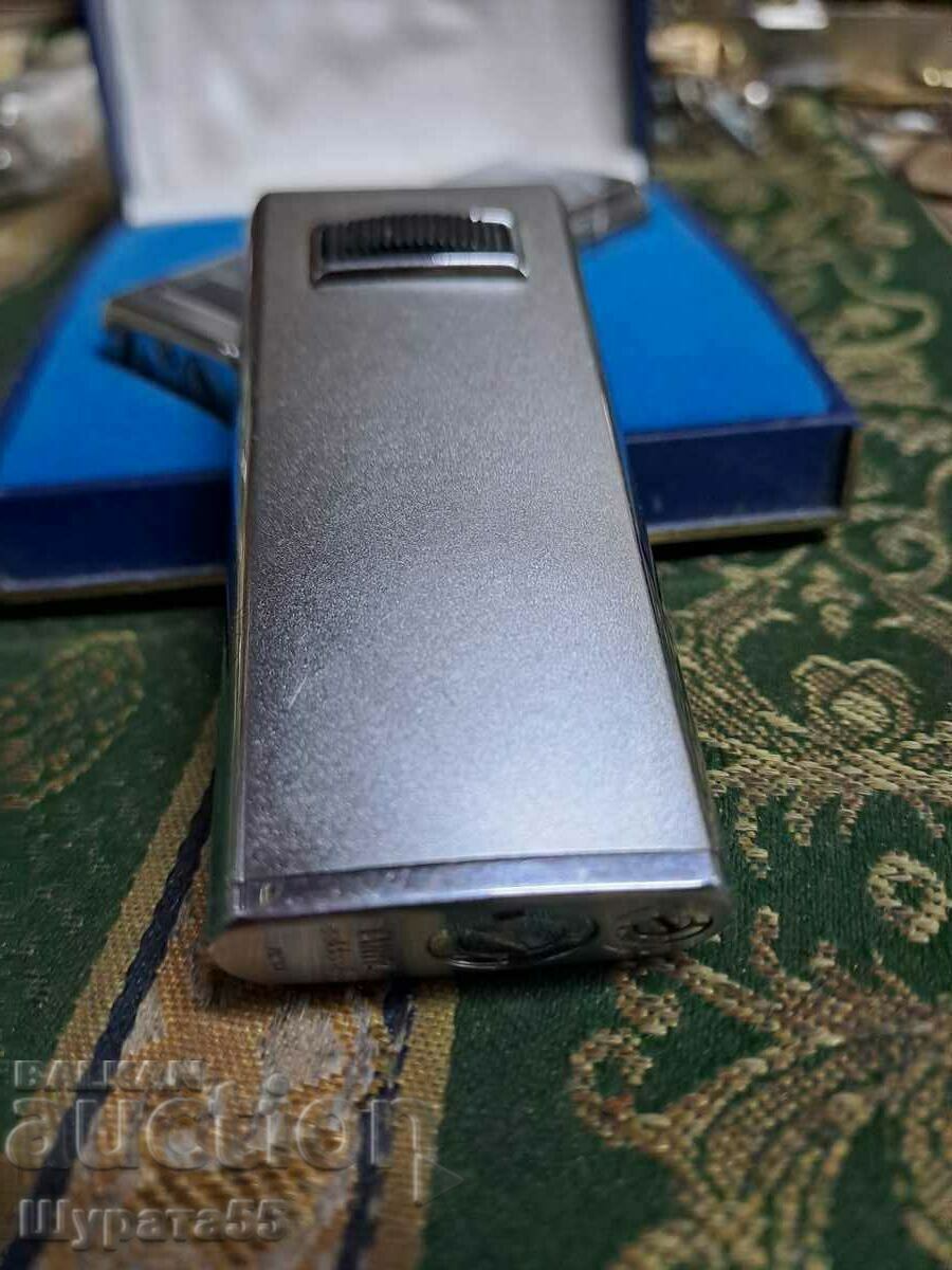 Brichete cu preț 80.00 BGN | € 40.90