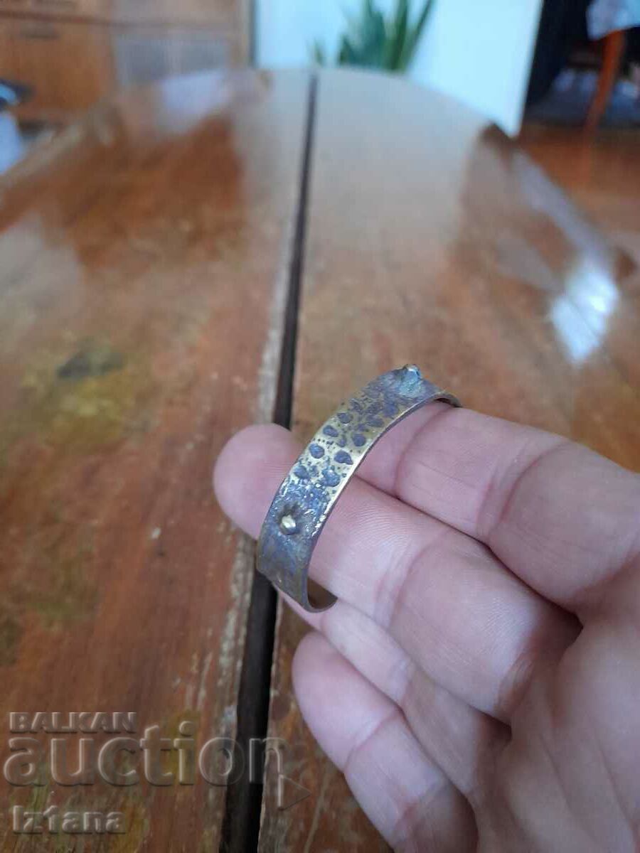 Brățară Etnică Copii Vechi Slingshot cu preț 65.00 BGN | € 33.23 Brățară Etnică Copii Vechi Slingshot cu preț 65.00 BGN | € 33.23