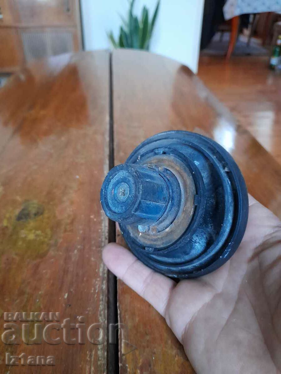 Παλιό καπάκι δεξαμενής με τιμή 13.00 BGN | € 6.65 Παλιό καπάκι δεξαμενής με τιμή 13.00 BGN | € 6.65