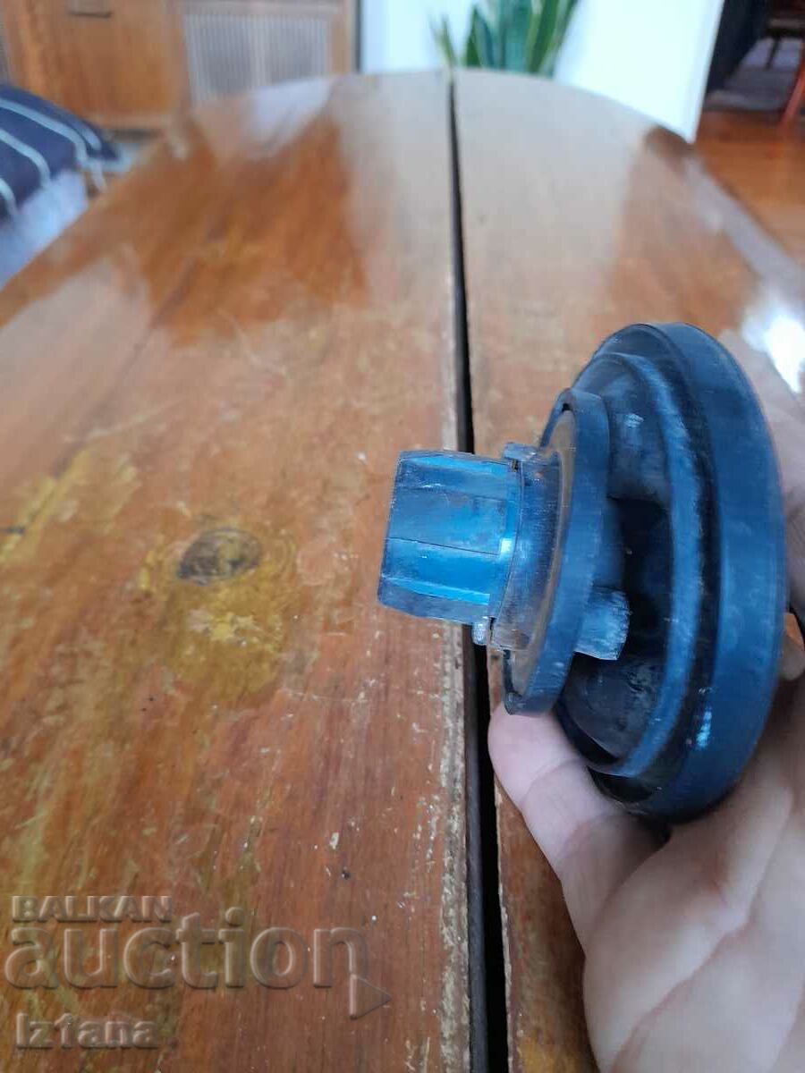 Δημοπρασία Παλιό καπάκι δεξαμενής Δημοπρασία Παλιό καπάκι δεξαμενής