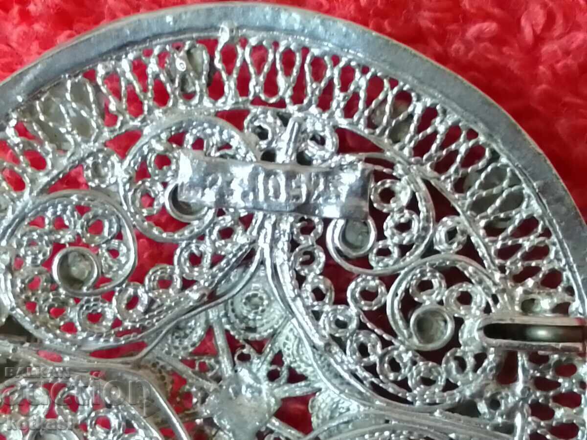 Auction  Old silver filigree brooch with markings