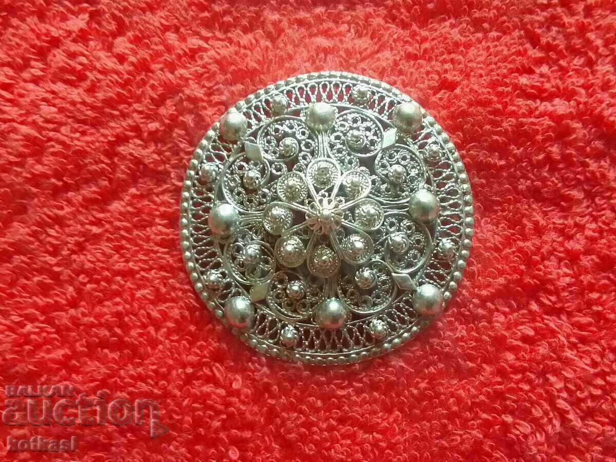 Old silver filigree brooch with markings - 7 Old silver filigree brooch with markings - 7