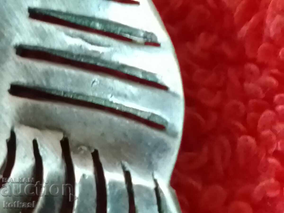 Δημοπρασία Παλιά ασημένια καρφίτσα με ημιπολύτιμους λίθους Δημοπρασία Παλιά ασημένια καρφίτσα με ημιπολύτιμους λίθους