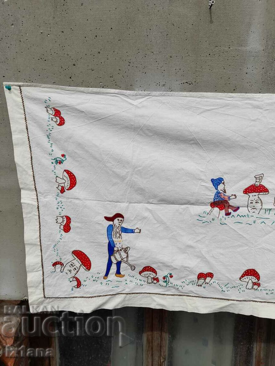 Covor brodat antic, tapet cu preț 32.00 BGN | € 16.36 Covor brodat antic, tapet cu preț 32.00 BGN | € 16.36